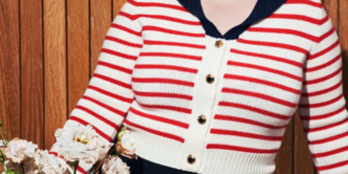 Penelope and Colin's Romantic Journey – On-Screen First Kiss